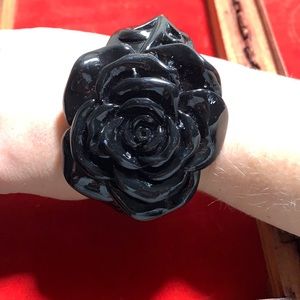 Black flower bracelet